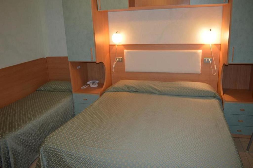 Hotel Arlecchino Milano Marittima Ngoại thất bức ảnh