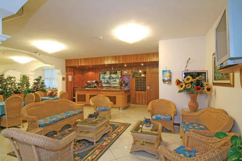 Hotel Arlecchino Milano Marittima Ngoại thất bức ảnh
