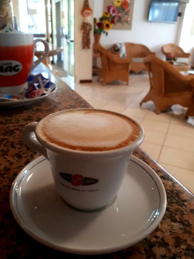 Hotel Arlecchino Milano Marittima Ngoại thất bức ảnh