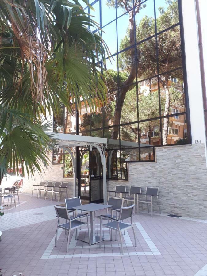 Hotel Arlecchino Milano Marittima Ngoại thất bức ảnh